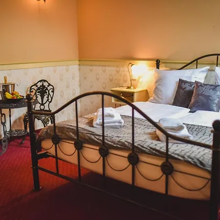 Chateau Kynsperk Hotel